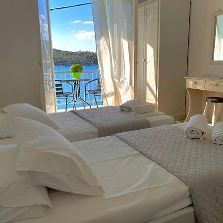 Studios Argyris Poros Town Exterior foto