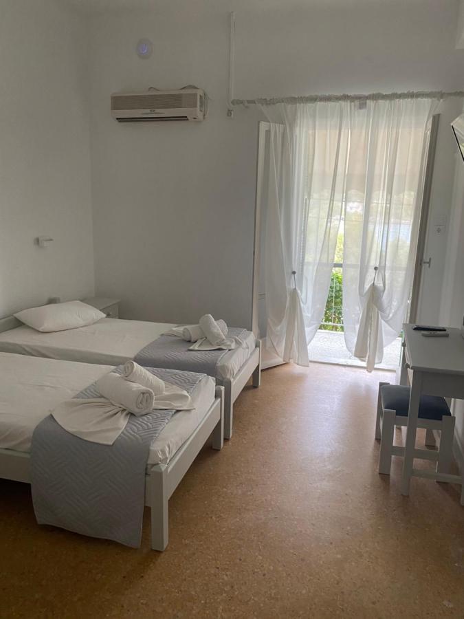 Studios Argyris Poros Town Exterior foto