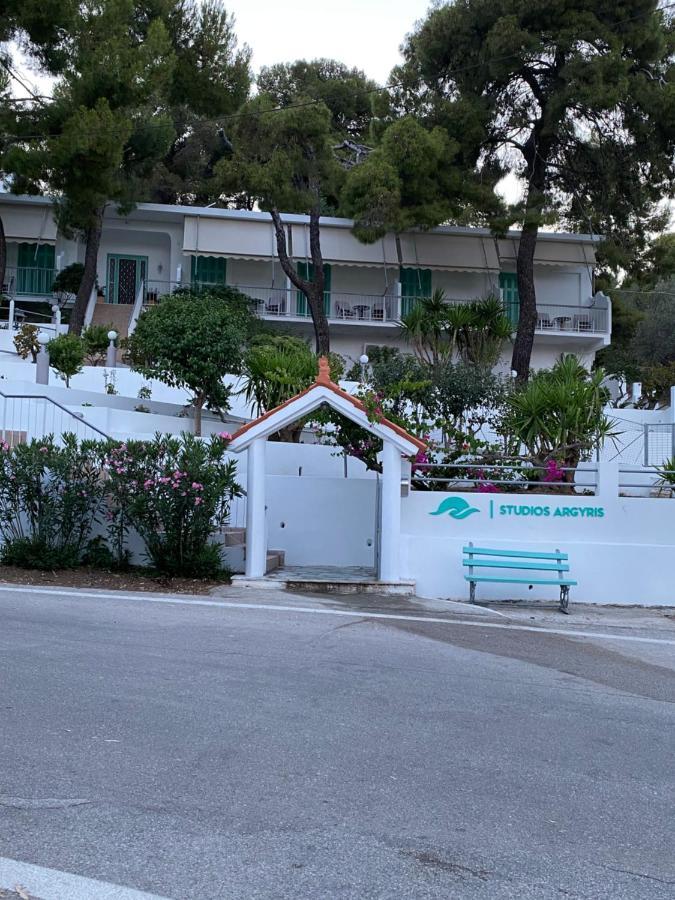 Studios Argyris Poros Town Exterior foto
