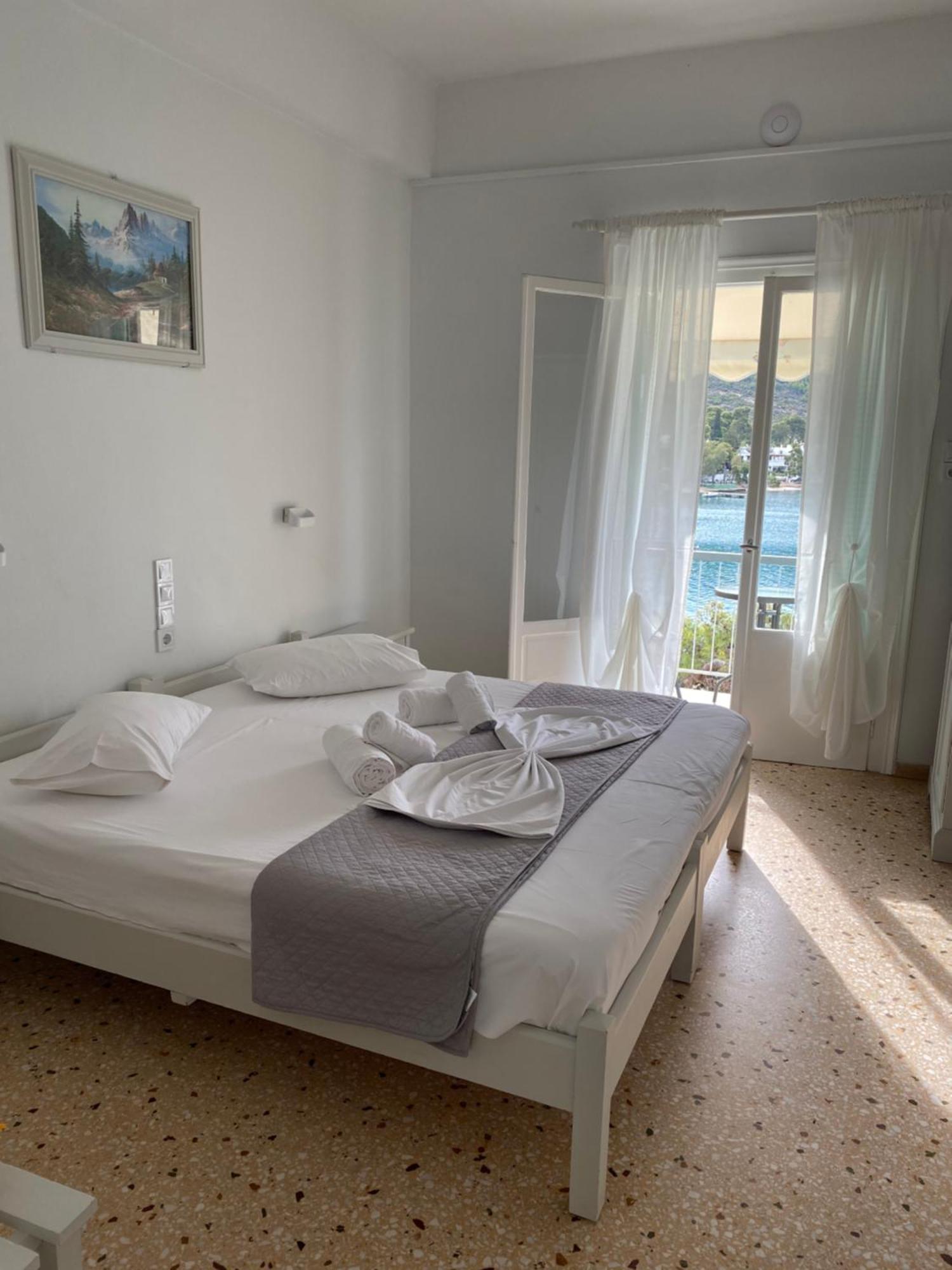Studios Argyris Poros Town Exterior foto