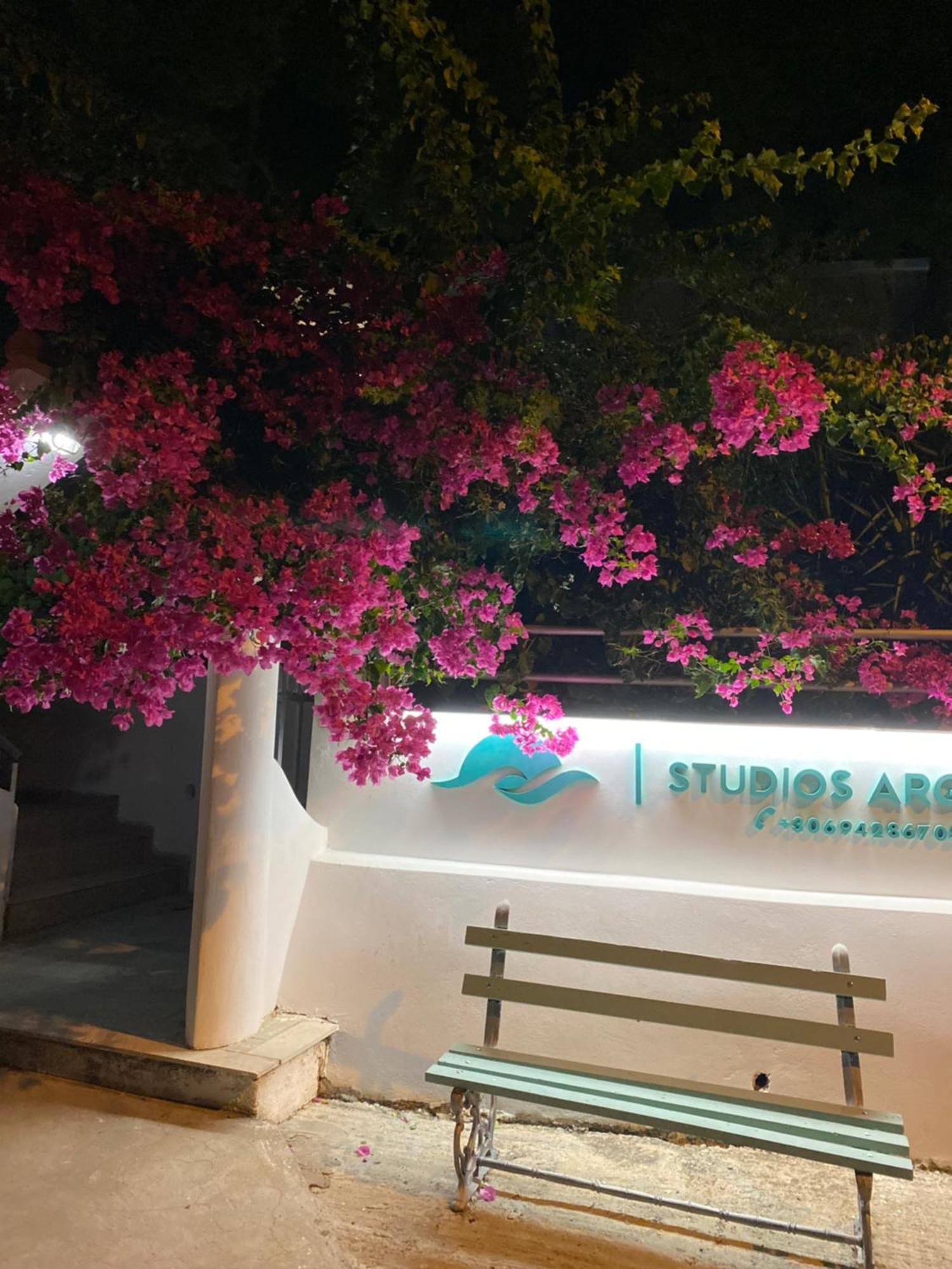 Studios Argyris Poros Town Exterior foto